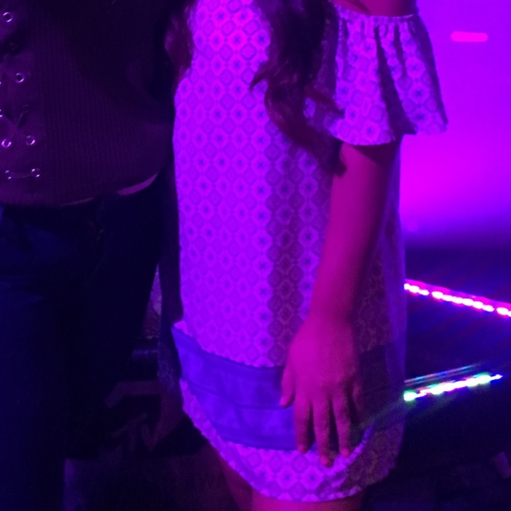 OFF SHOULDER DRESS - Picture 2 of 4